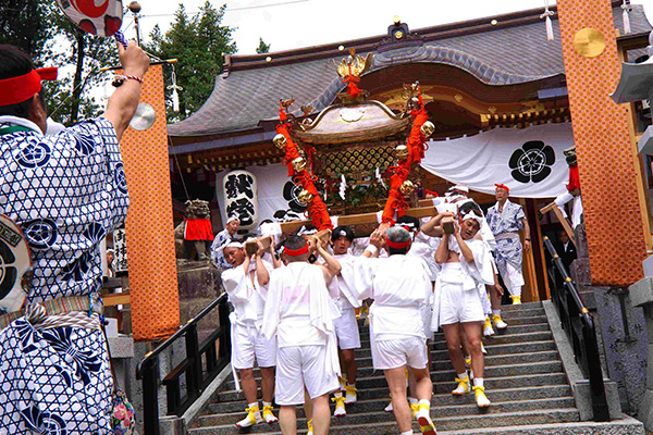 大神輿の宮出し